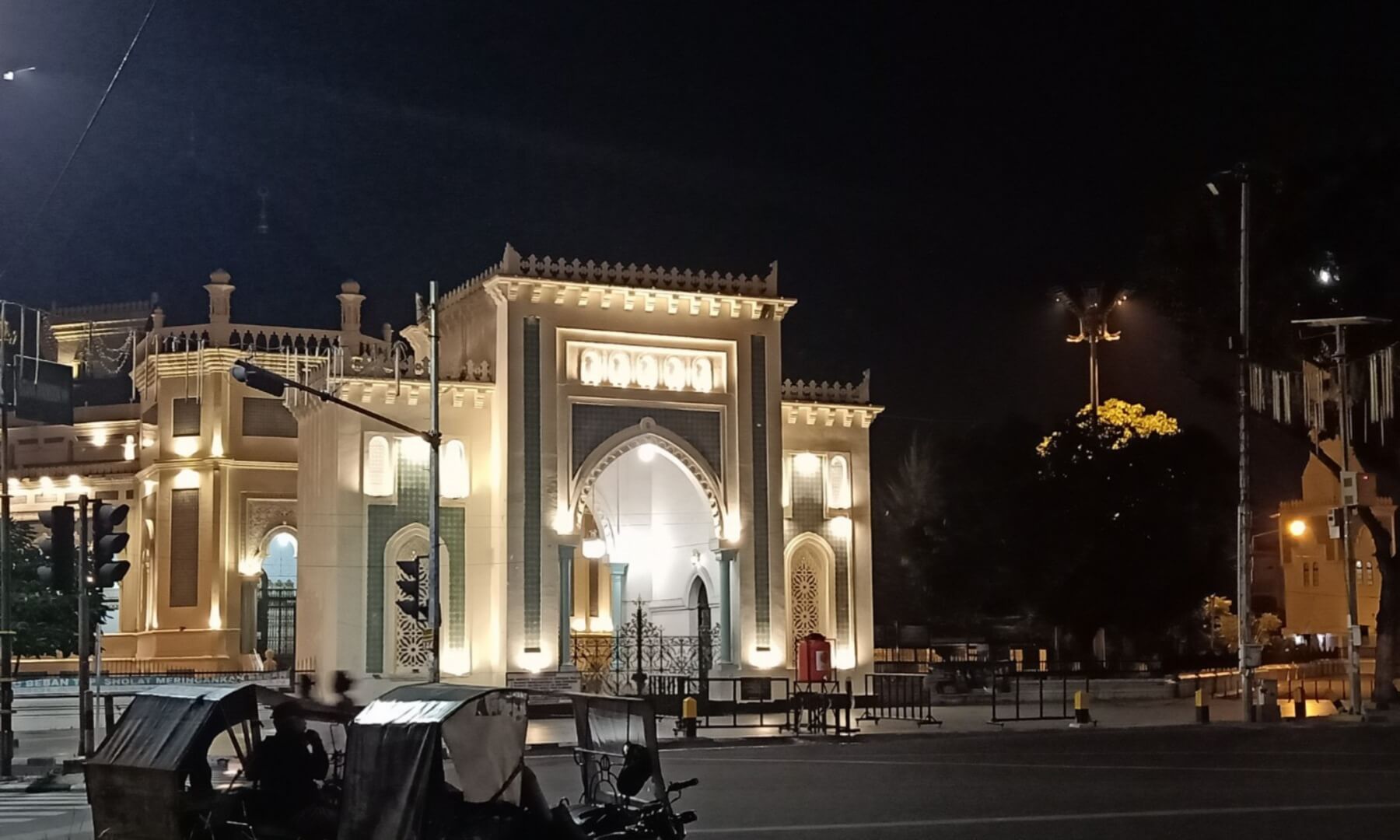 Mesjid Raya Medan (fhoto dok.Indonesia98.com)