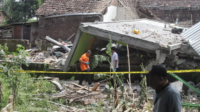 rumah hancur akibat ledakan tabung gas 3 kg
