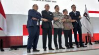 CEO BPI Danantara Rosan Roeslani Bersama Pengurus Danantara Yang Baru Saja Diumumkan di Gedung Graha Cimb Niaga, Jakarta Selatan