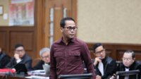 Advokat PDIP Donny Tri Istiqimah saat bersaksi di persidangan kasus hasto dan harun masiku