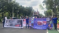 Ribuan massa aksi ojek online melakukan aksi demonstrasi